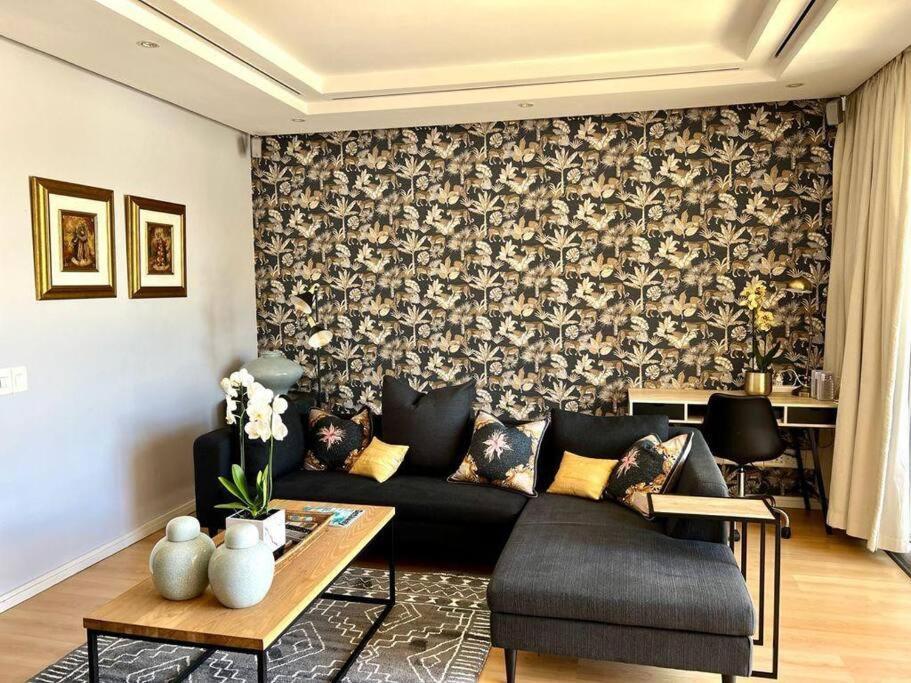 Parama 003 Secure, Luxurious Waterfront Apartment Cape Town Exterior photo